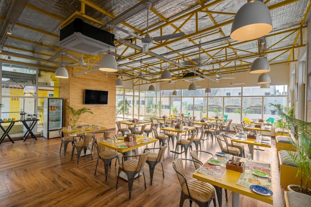 Bedzzz Varanasi By Leisure Hotels, 1 Km From Dashwasamedh Ghat Exterior foto